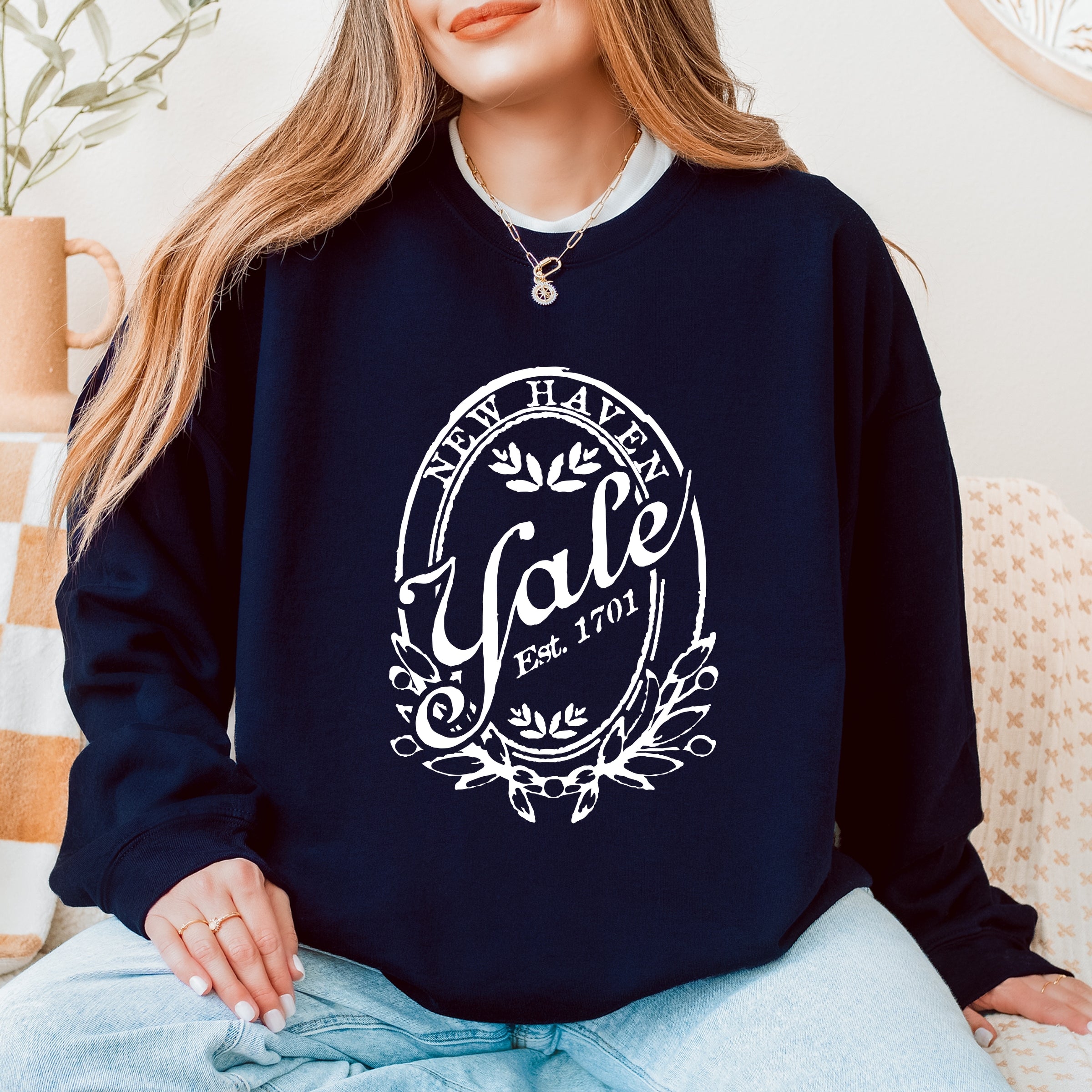 Yale New Haven Oval - Women's Graphic Sweatshirt