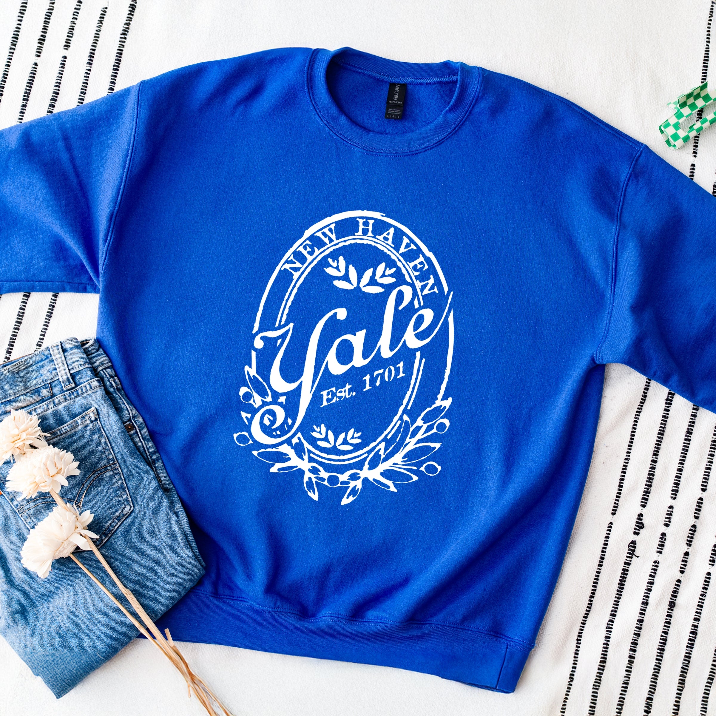 Yale New Haven Oval - Women's Graphic Sweatshirt