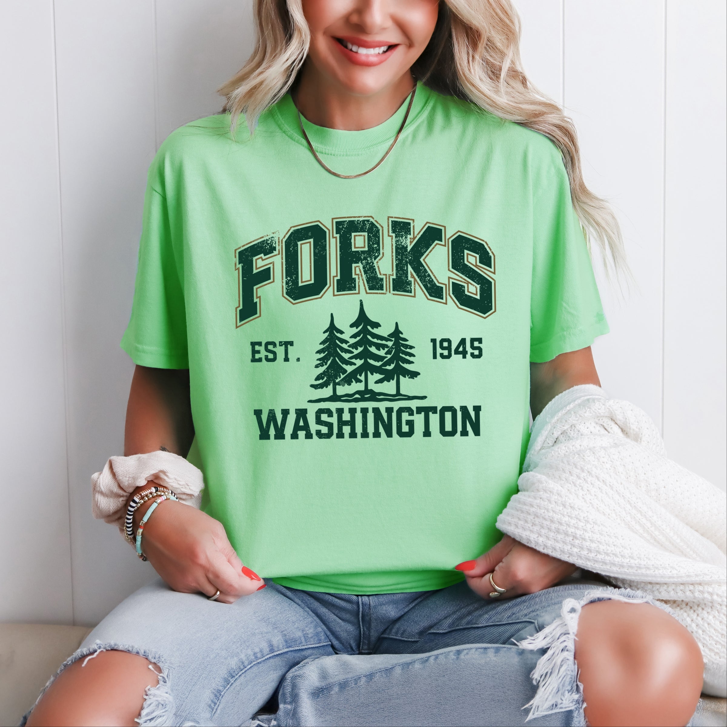Forks Washington Distressed - Women's Garment Dyed Graphic T-Shirt