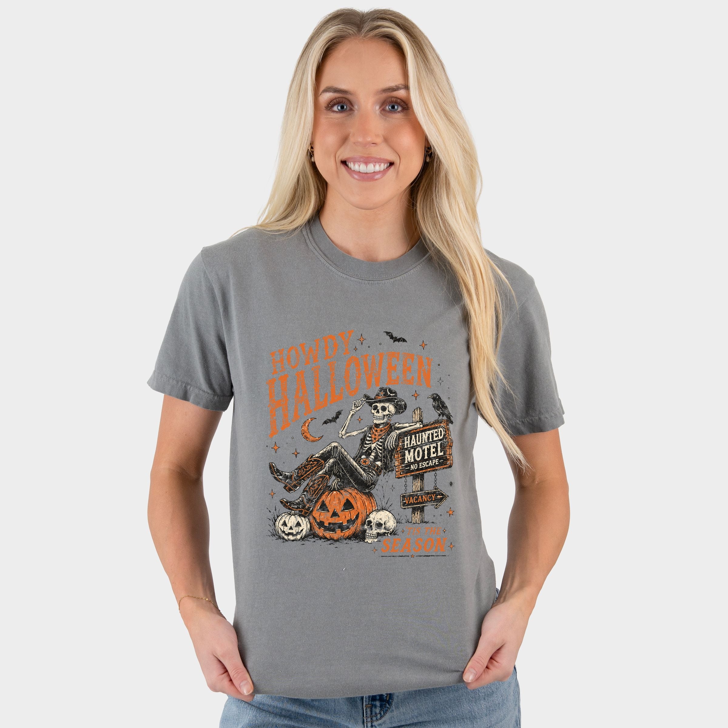 Howdy Halloween Skeleton - Women's Garment Dyed Graphic T-Shirt