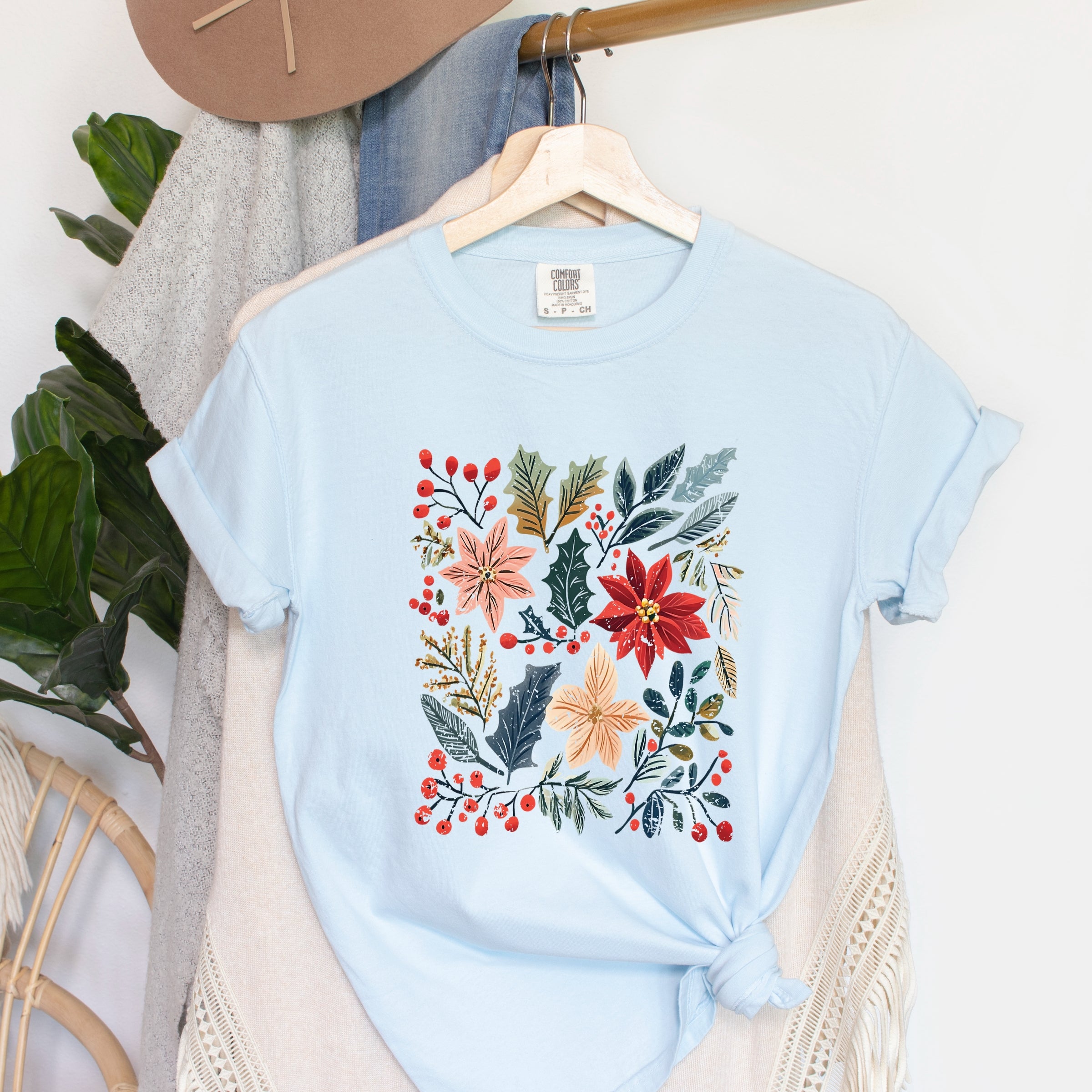 Christmas Flowers and Berries Distressed - Women's Garment Dyed Graphic T-Shirt