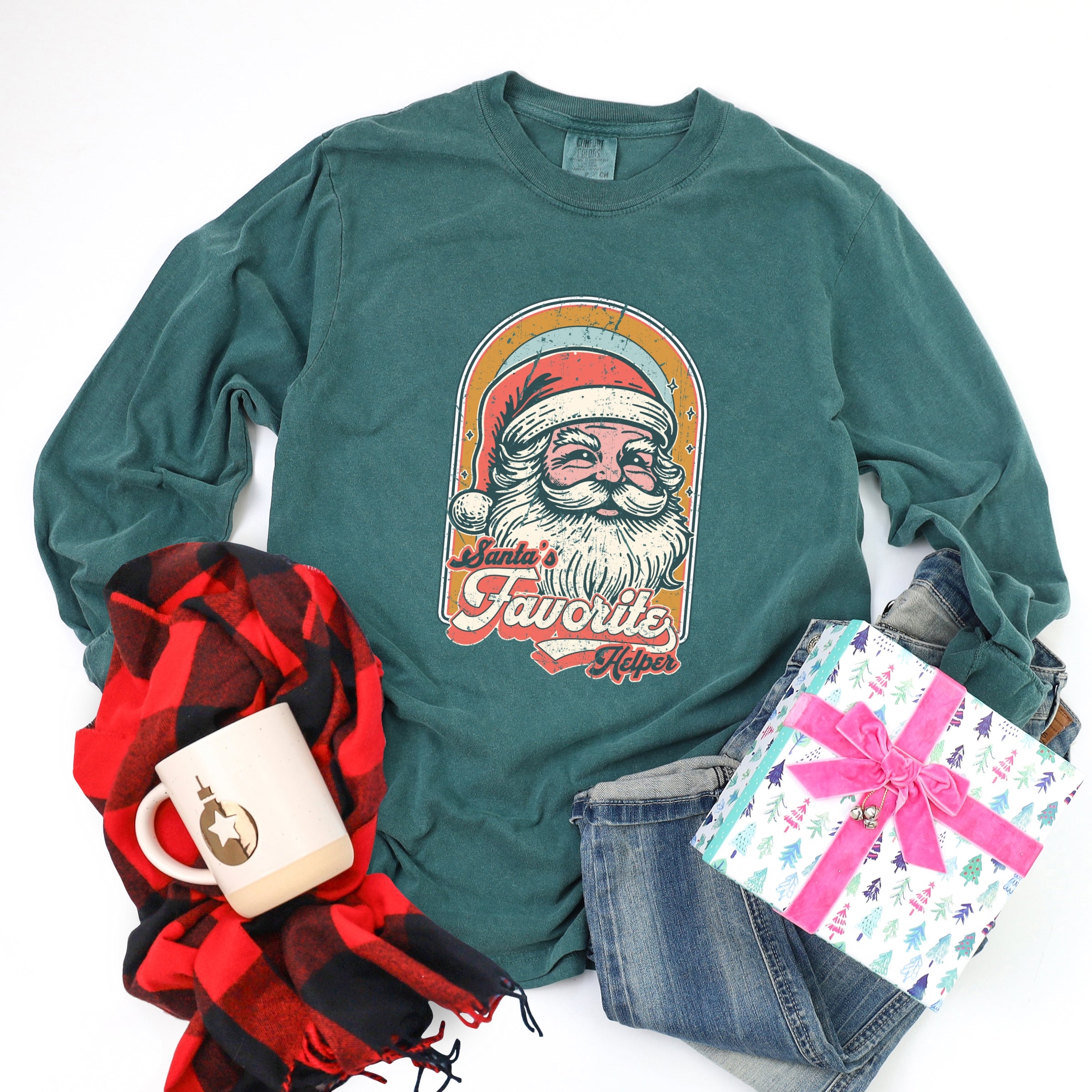 Santa's Favorite Helper Retro - Women's Garment Dyed Long Sleeve Graphic T-Shirt