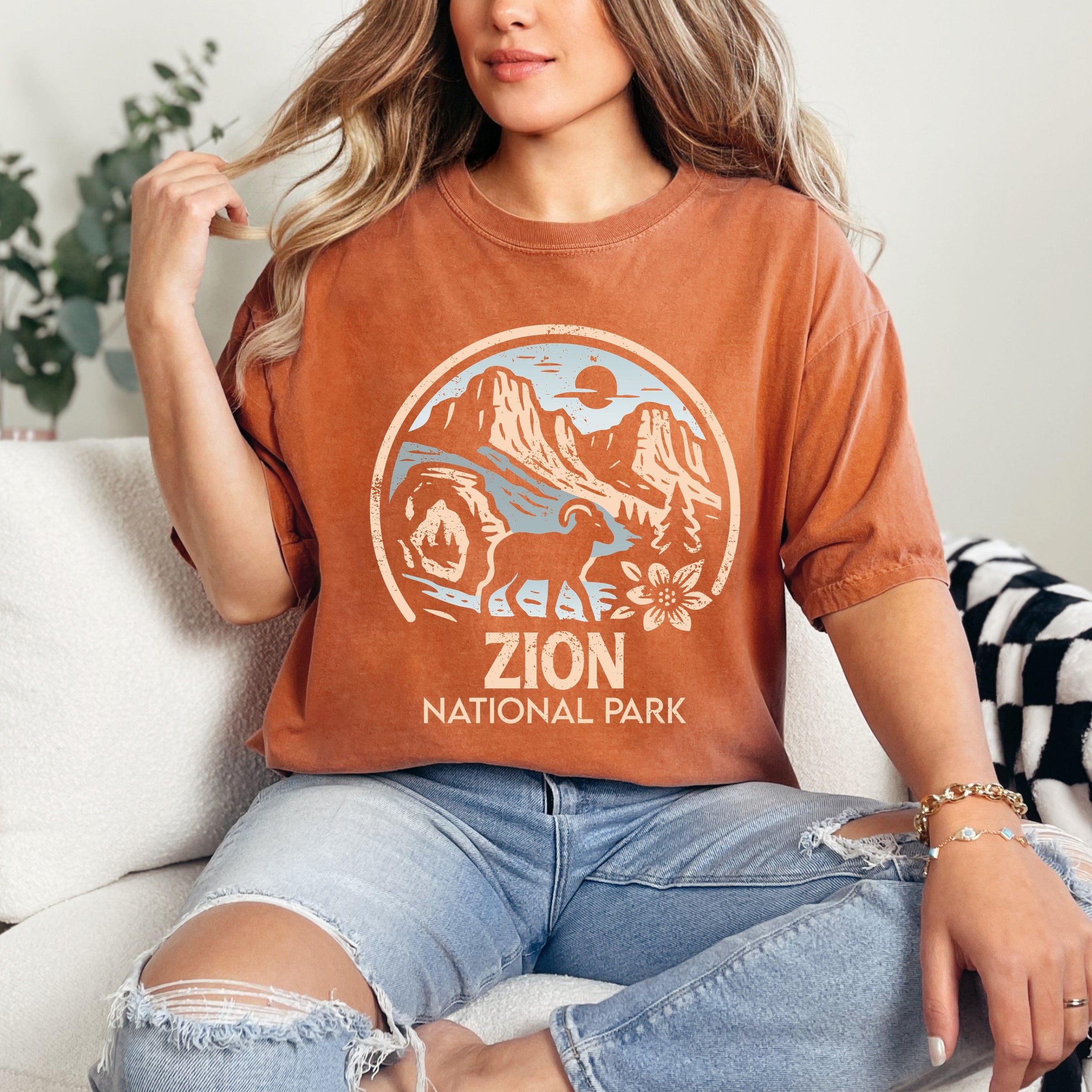 Zion National Park Two-Toned Circle - Women's Garment Dyed Graphic T-Shirt