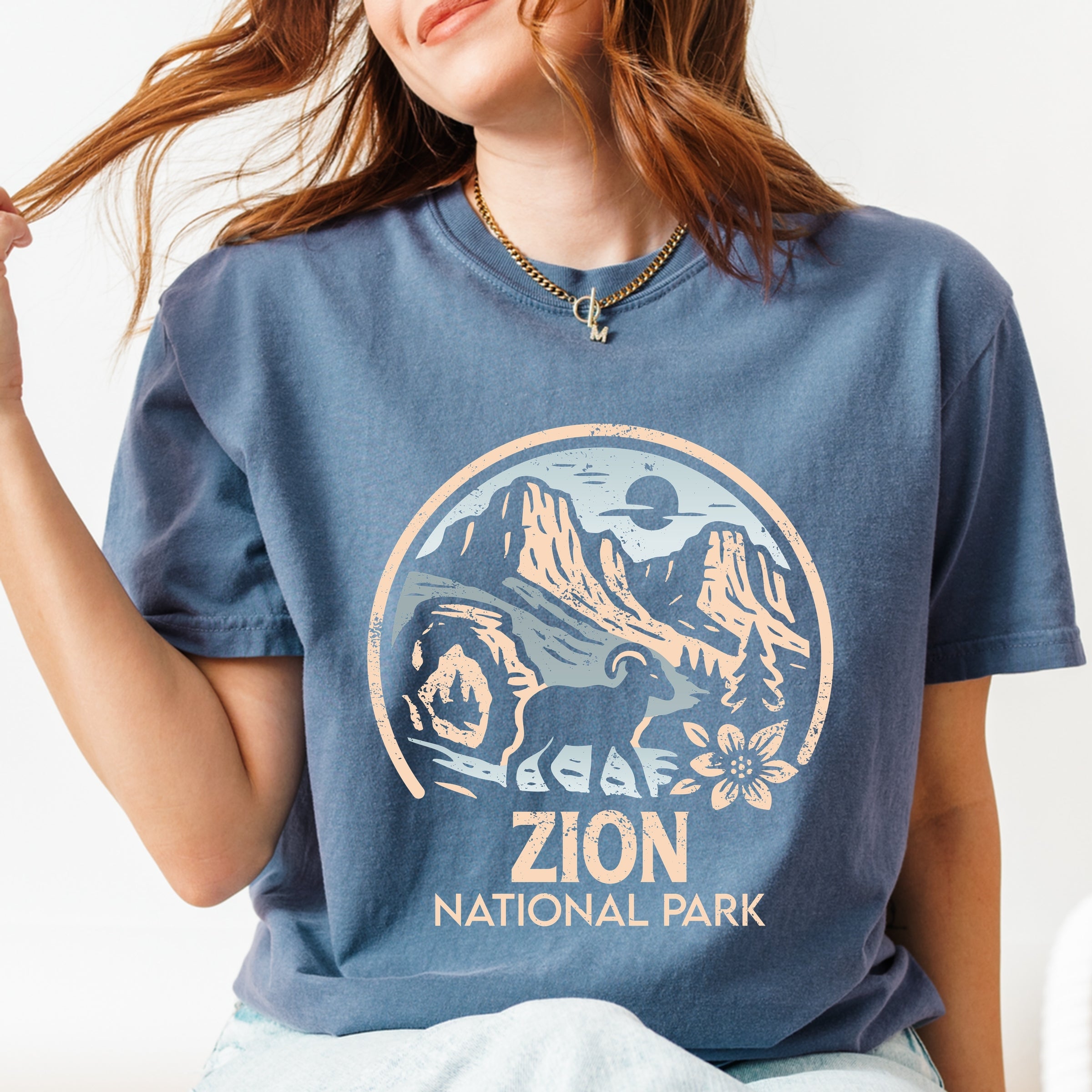 Zion National Park Two-Toned Circle - Women's Garment Dyed Graphic T-Shirt