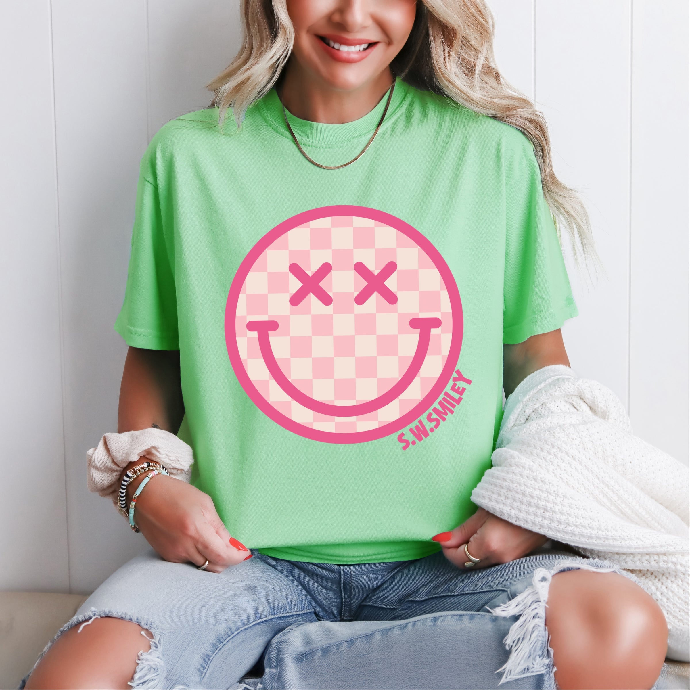 S.W.Smiley Pink Checker Smiley Face - Women's Garment Dyed Graphic T-Shirt