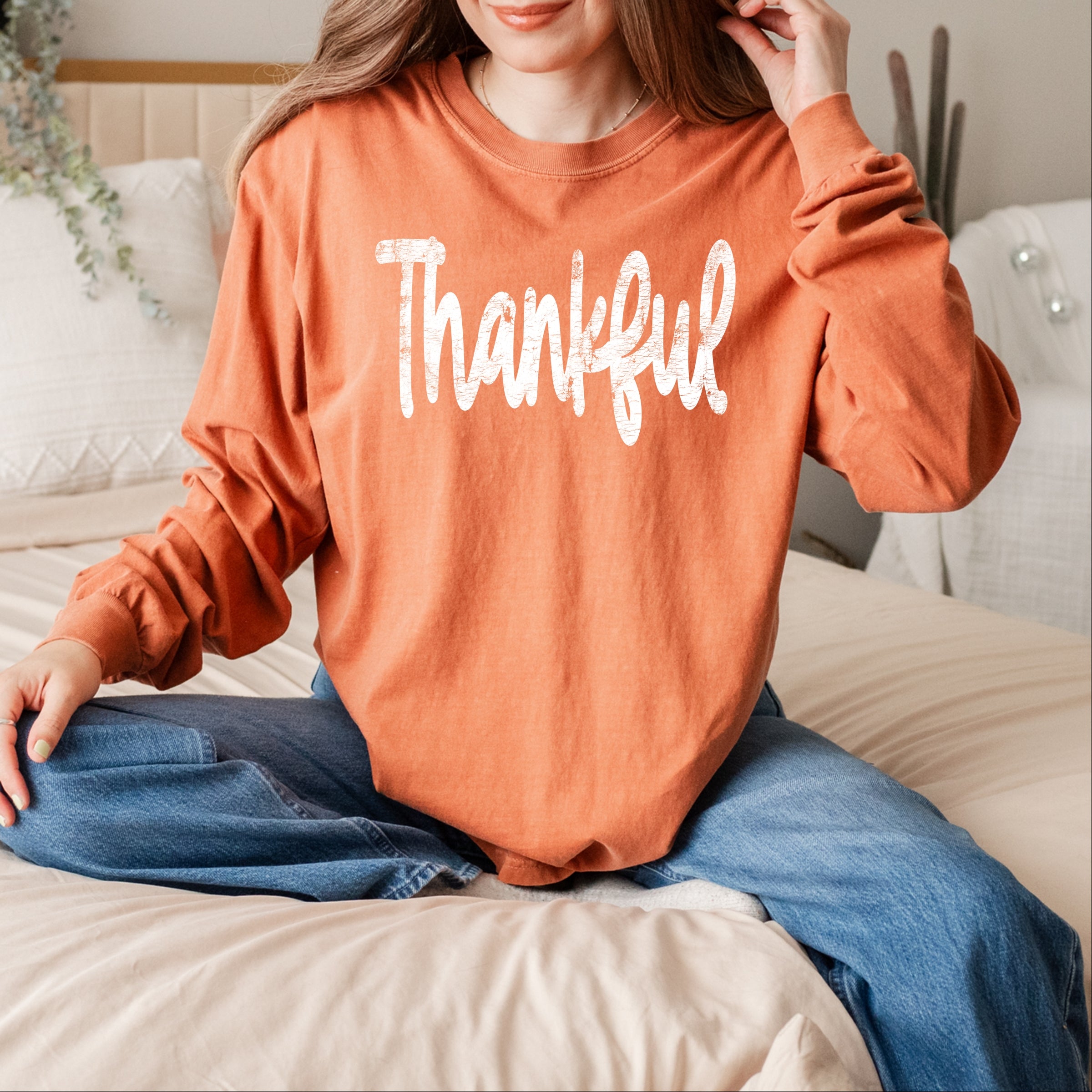 Thankful Cursive Distressed - Women's Garment Dyed Long Sleeve Graphic T-Shirt