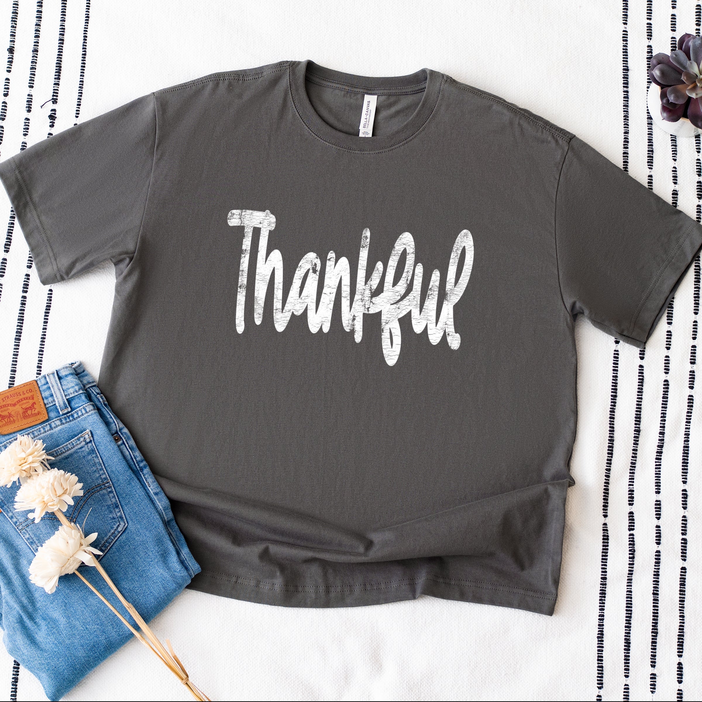 Thankful Cursive Distressed - Women's Heavyweight Graphic T-Shirt