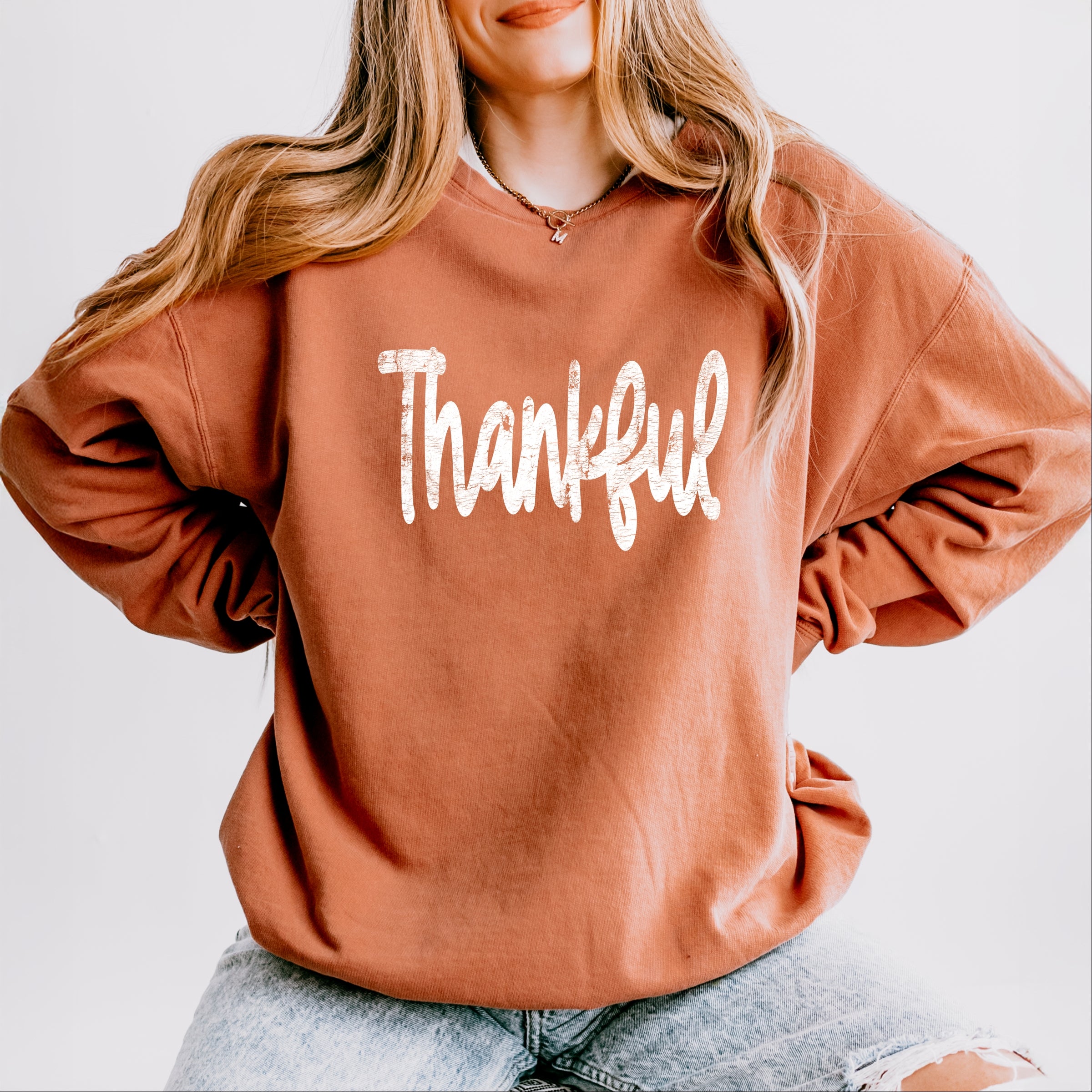 Thankful Cursive Distressed - Women's Lightweight Garment Dyed Sweatshirt