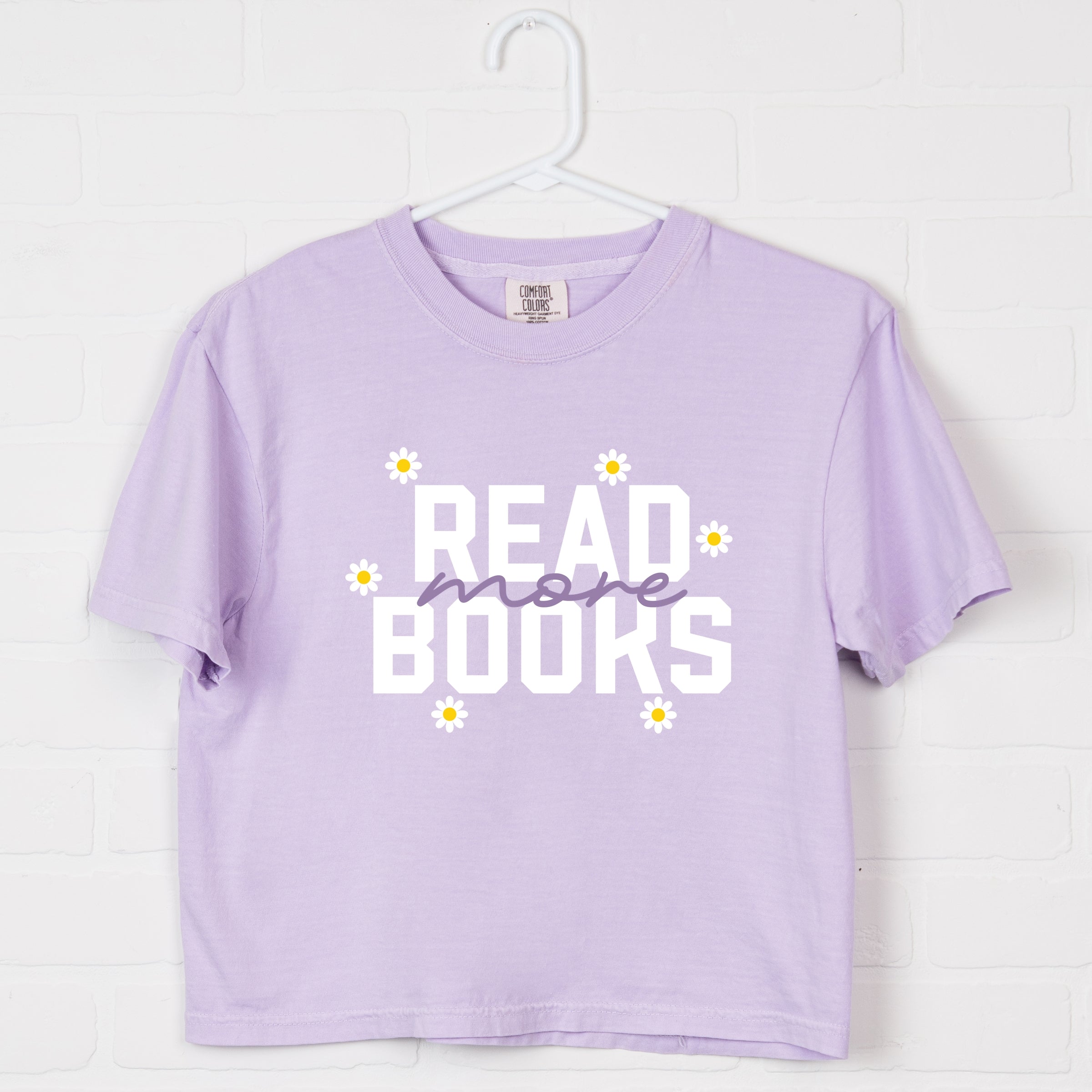 Read More Books Daisies - Women's Boxy Crop Top Graphic T-Shirt
