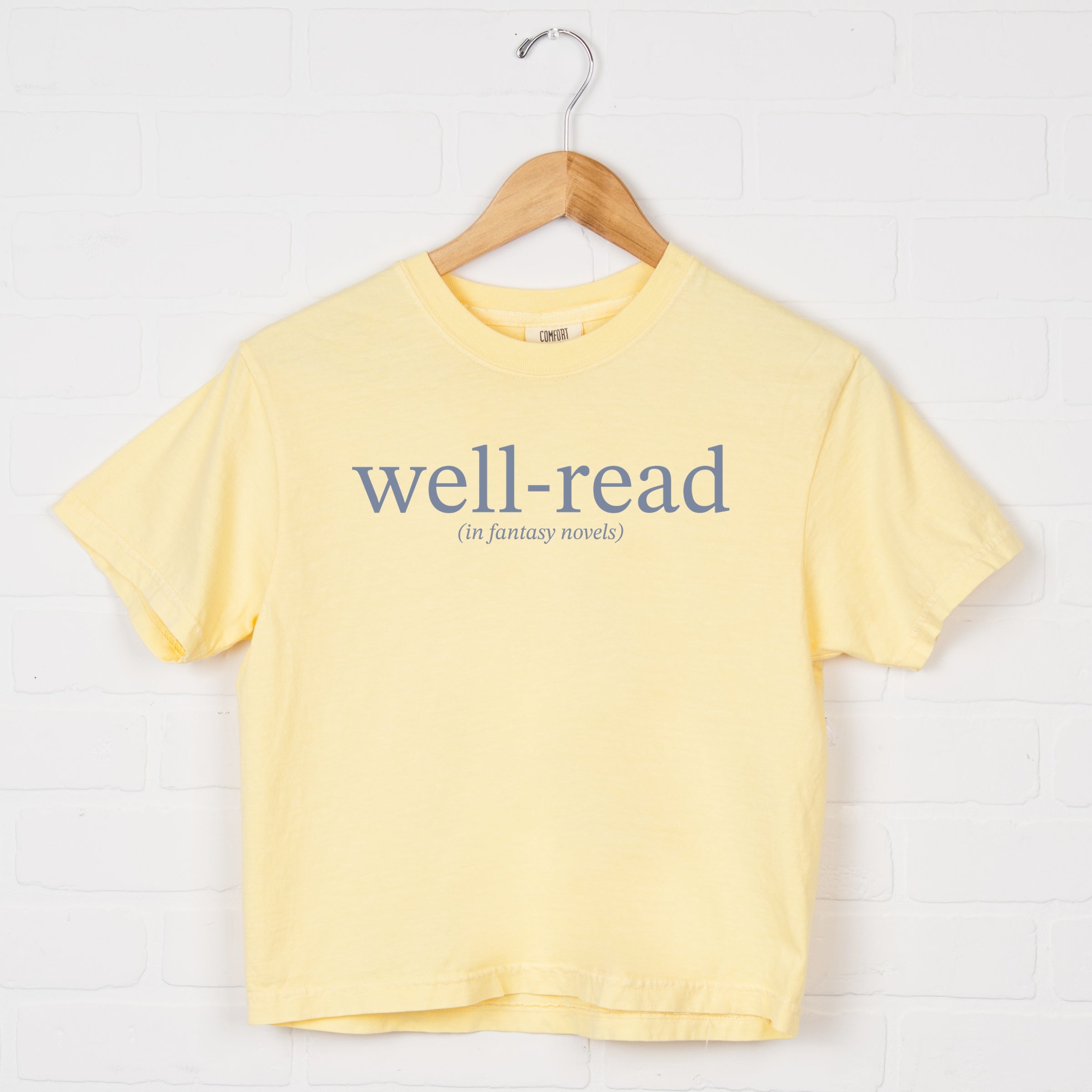 Well-Read In Fantasy Novels - Women's Boxy Crop Top Graphic T-Shirt