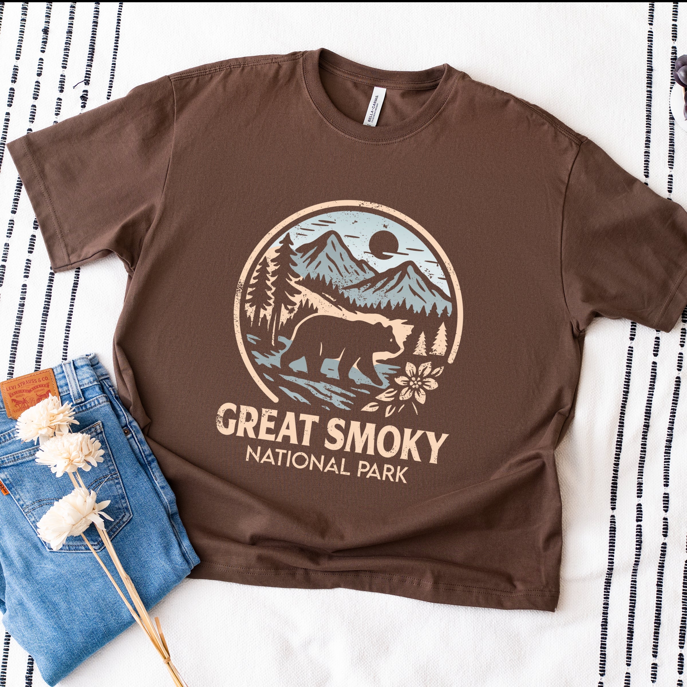 Great Smoky National Park Two-Toned Circle - Women's Heavyweight Graphic T-Shirt