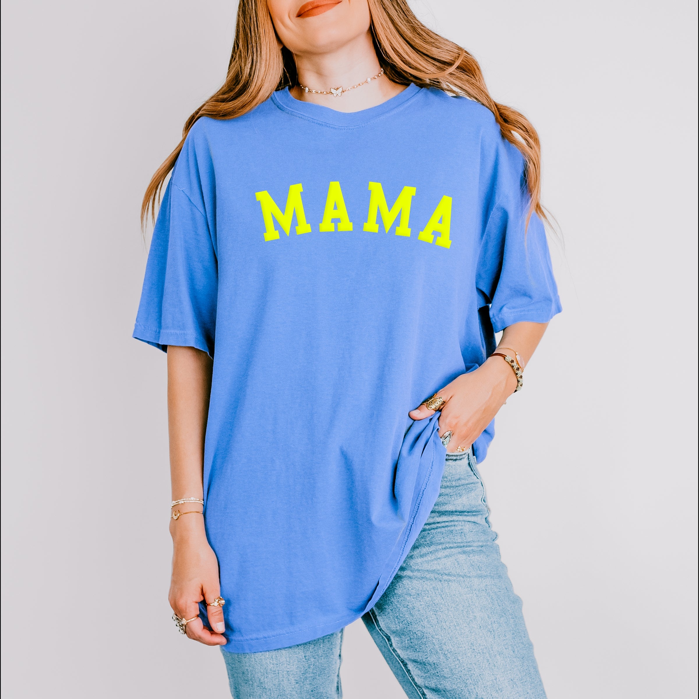 Mama Bold Puff Print - Women's Garment Dyed Graphic T-Shirt