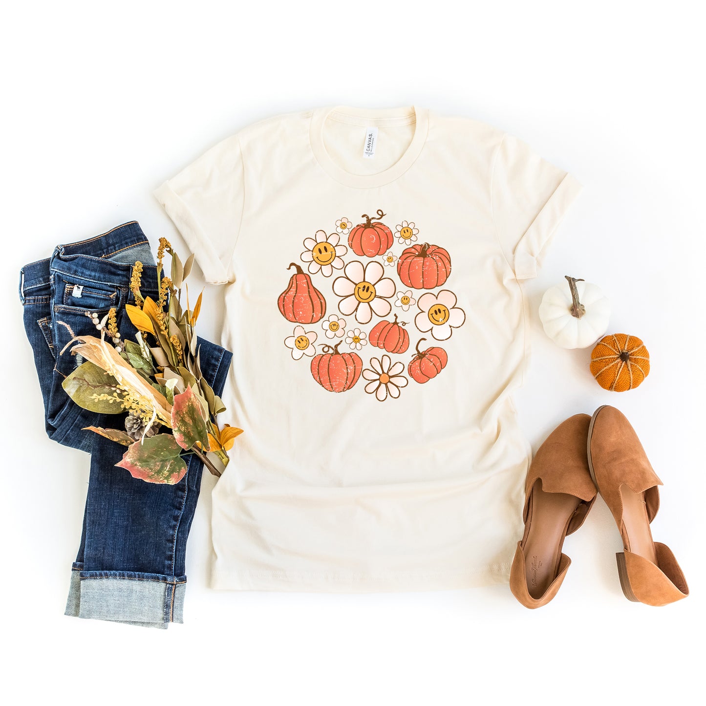 Circle Pumpkin Flowers | Short Sleeve Crew Neck