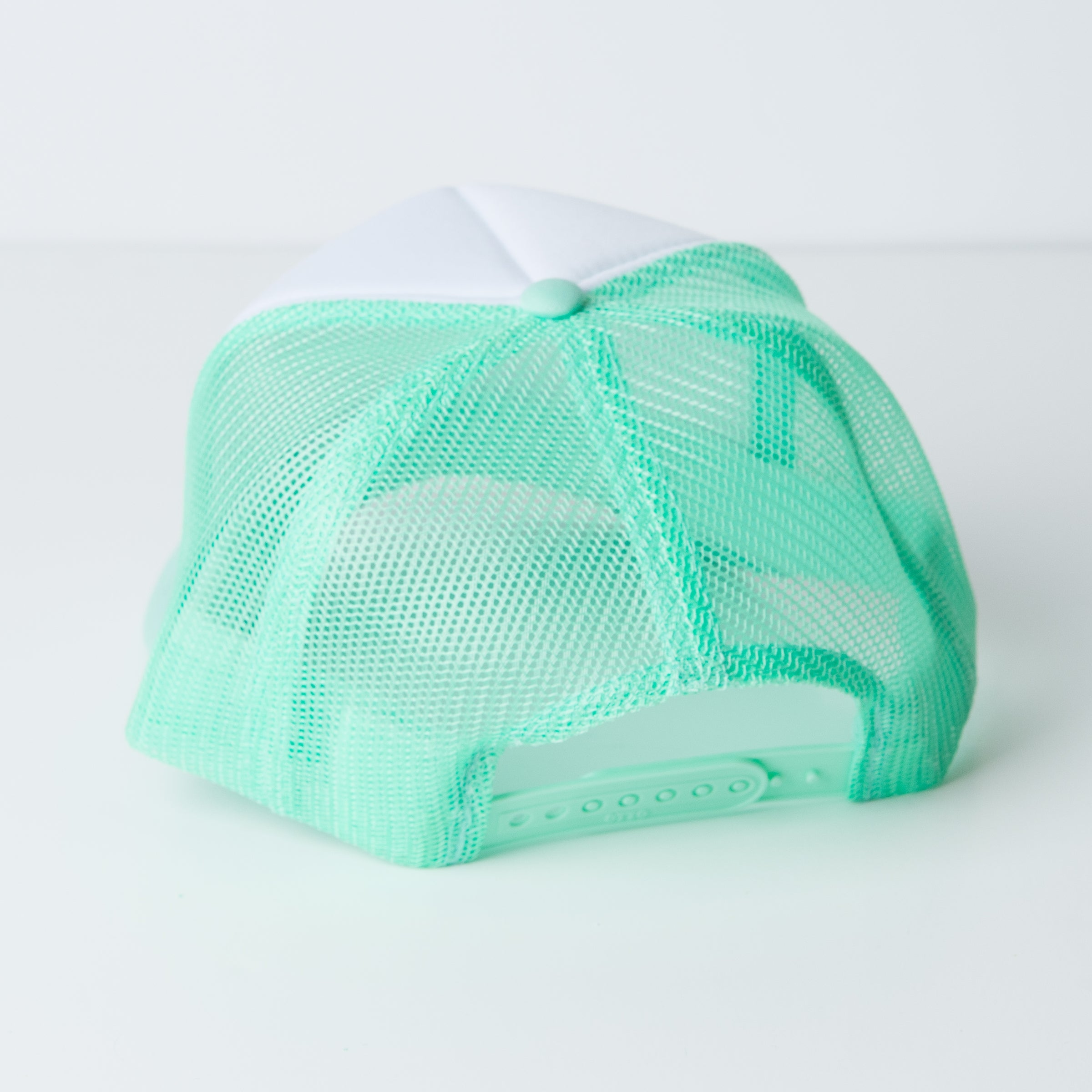 EMB1915B_F-YFTH White Seafoam