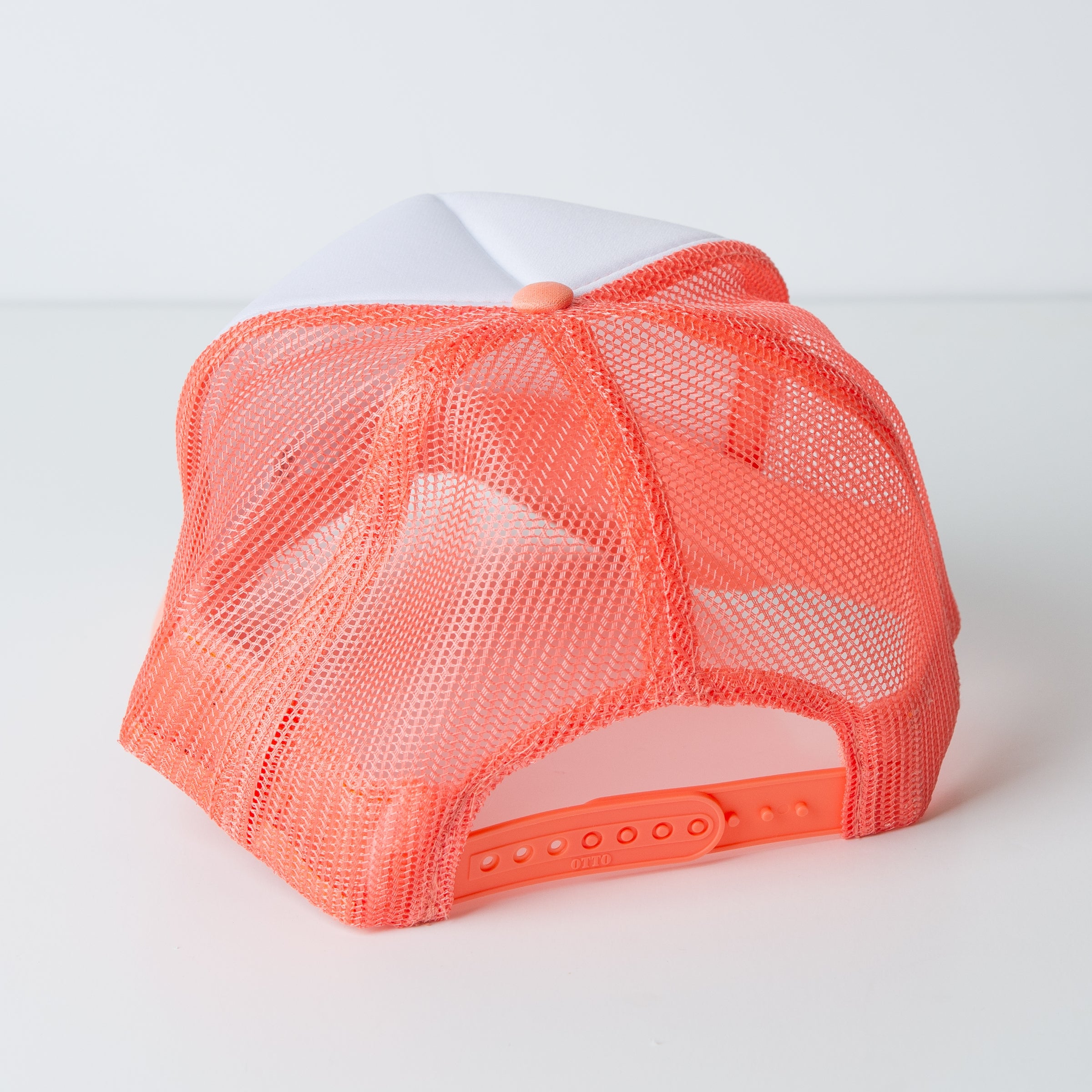 EMB2100B_F-FTH White Coral