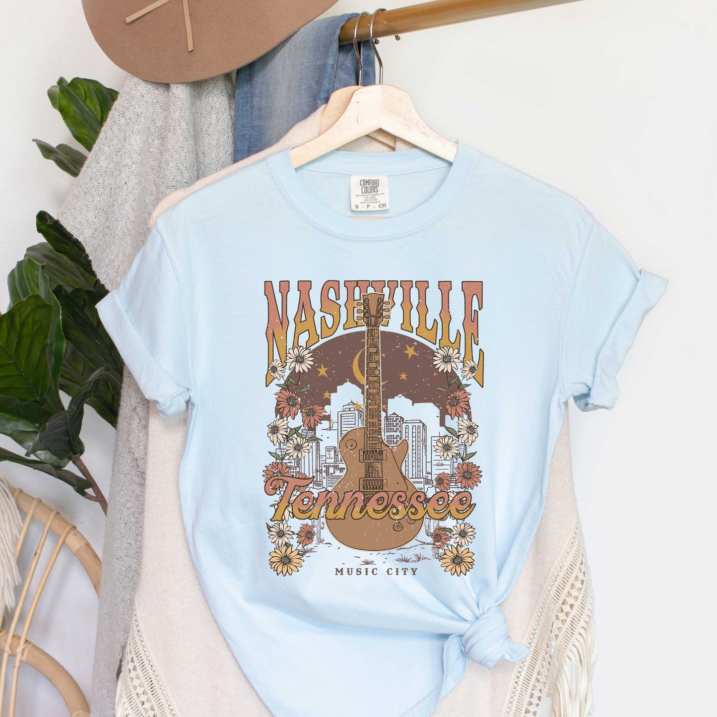 Nashville Tennessee Flowers | Garment Dyed Tee