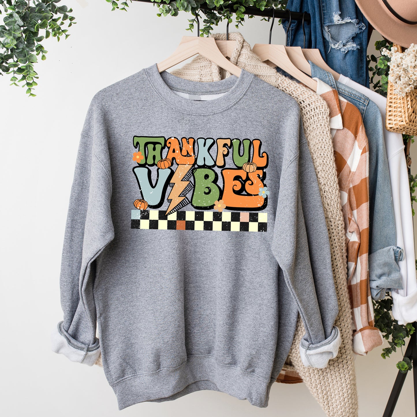 Thankful Vibes Checkered | Sweatshirt