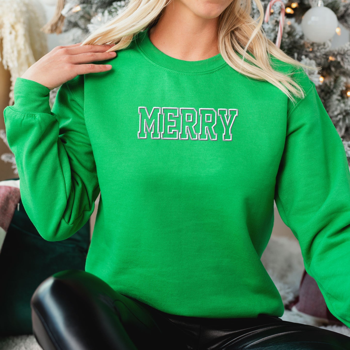 Embroidered Merry | Sweatshirt