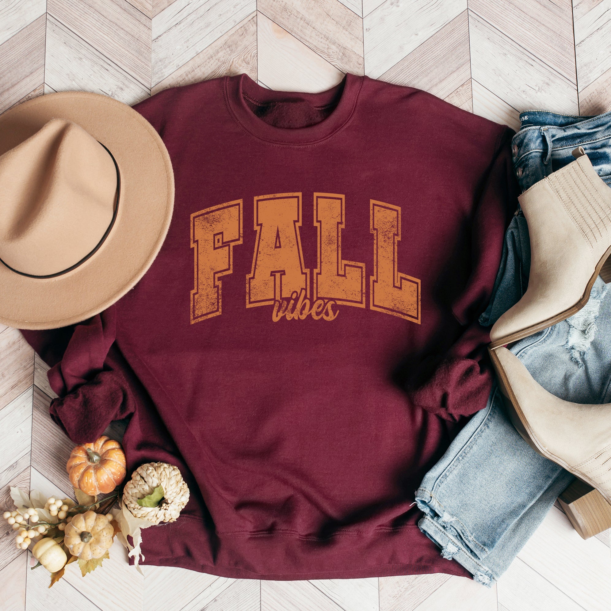 Fall Vibes Varsity | Sweatshirt