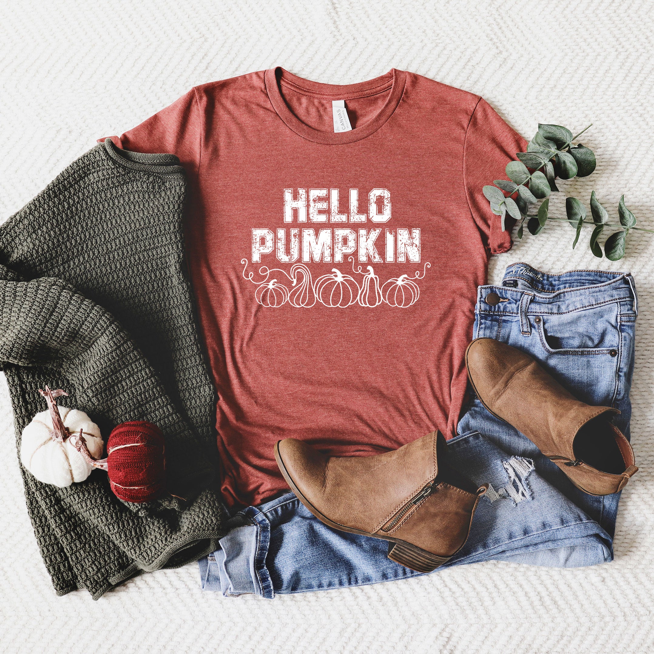 Hello Pumpkin Distressed | Short Sleeve Crew Neck