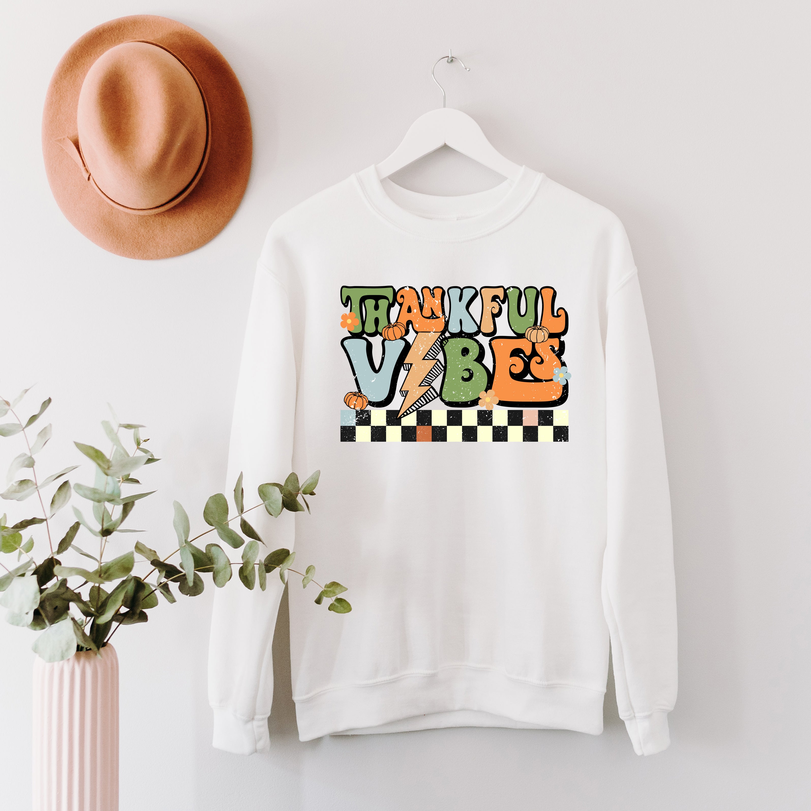 Thankful Vibes Checkered | Sweatshirt