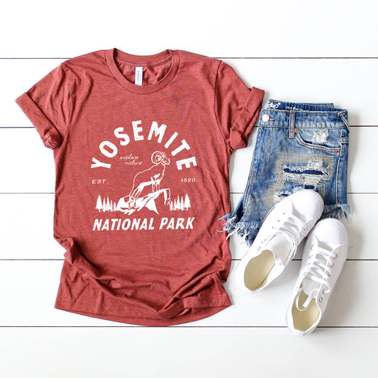 Vintage Yosemite National Park | Short Sleeve Graphic Tee