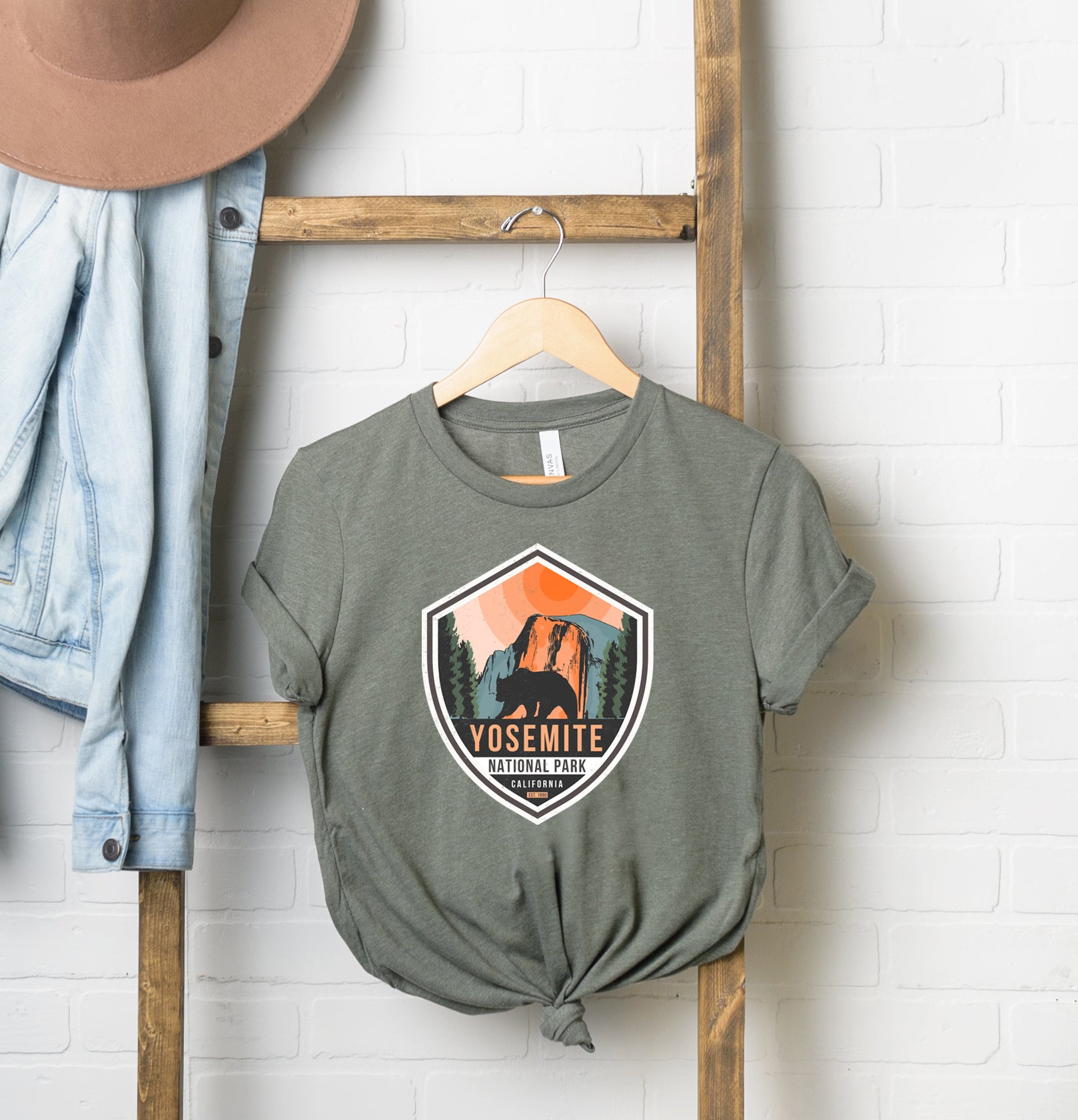 Yosemite National Park Badge | Short Sleeve Graphic Tee