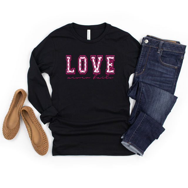 Love Never Fails Checkered | Long Sleeve Graphic Tee
