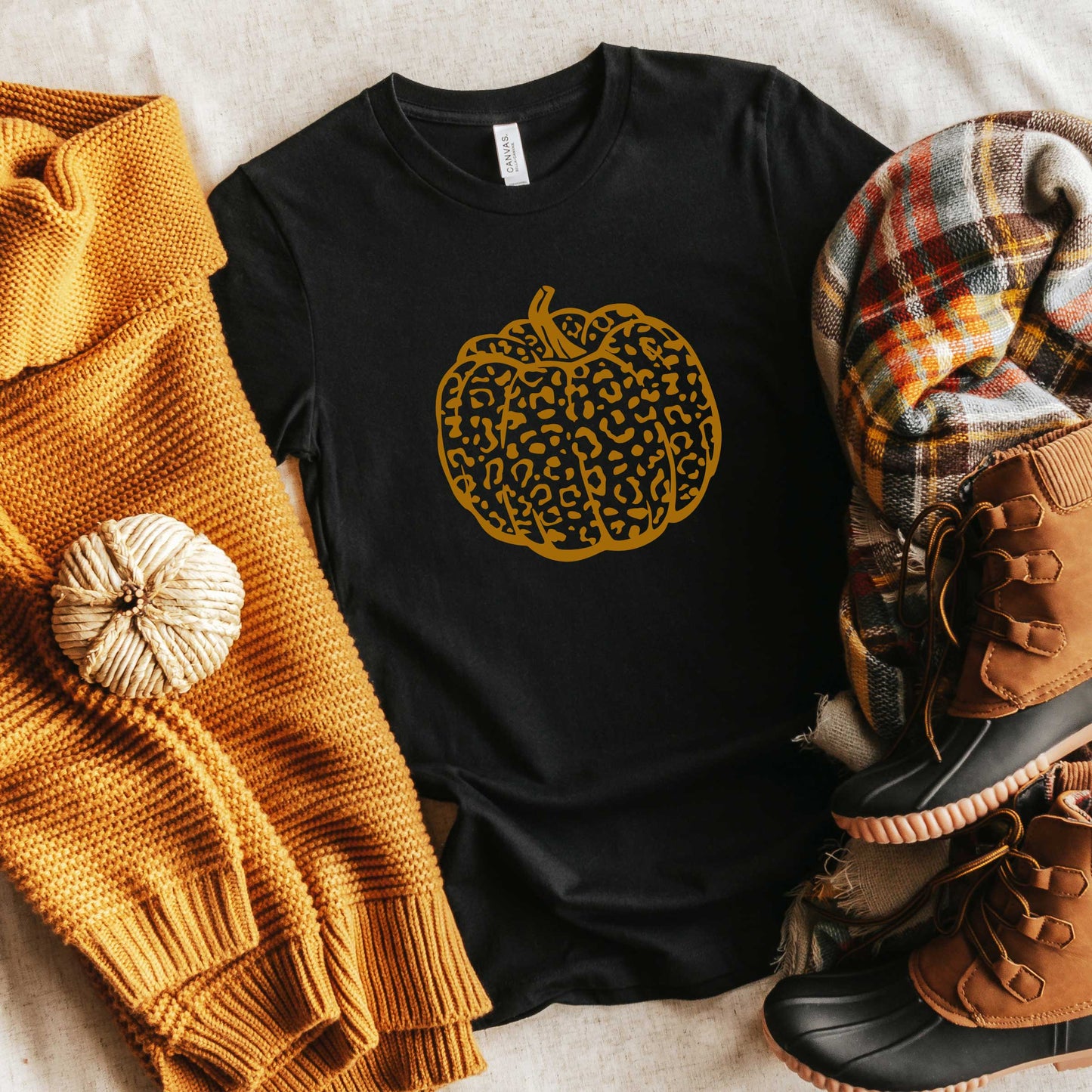 Brown Leopard Pumpkin | Short Sleeve Graphic Tee
