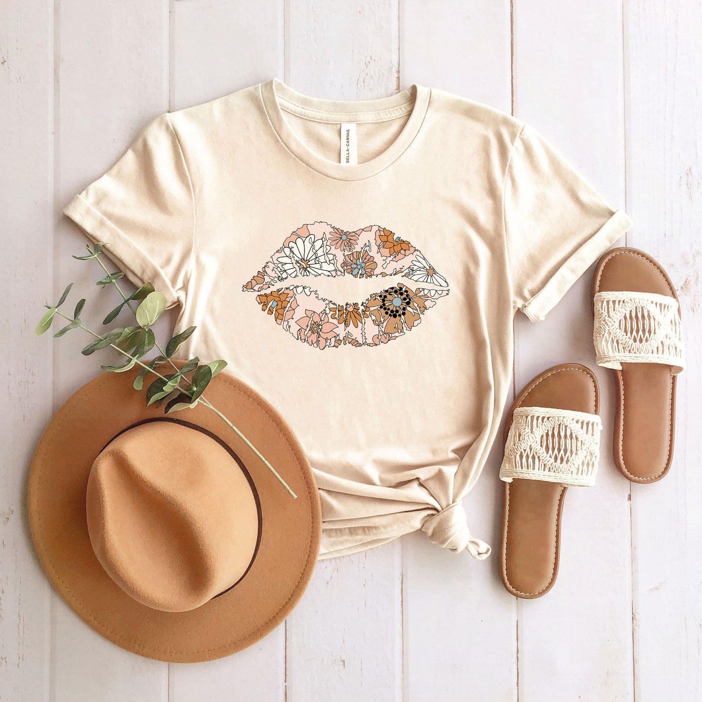 Boho Floral Lips | Short Sleeve Graphic Tee