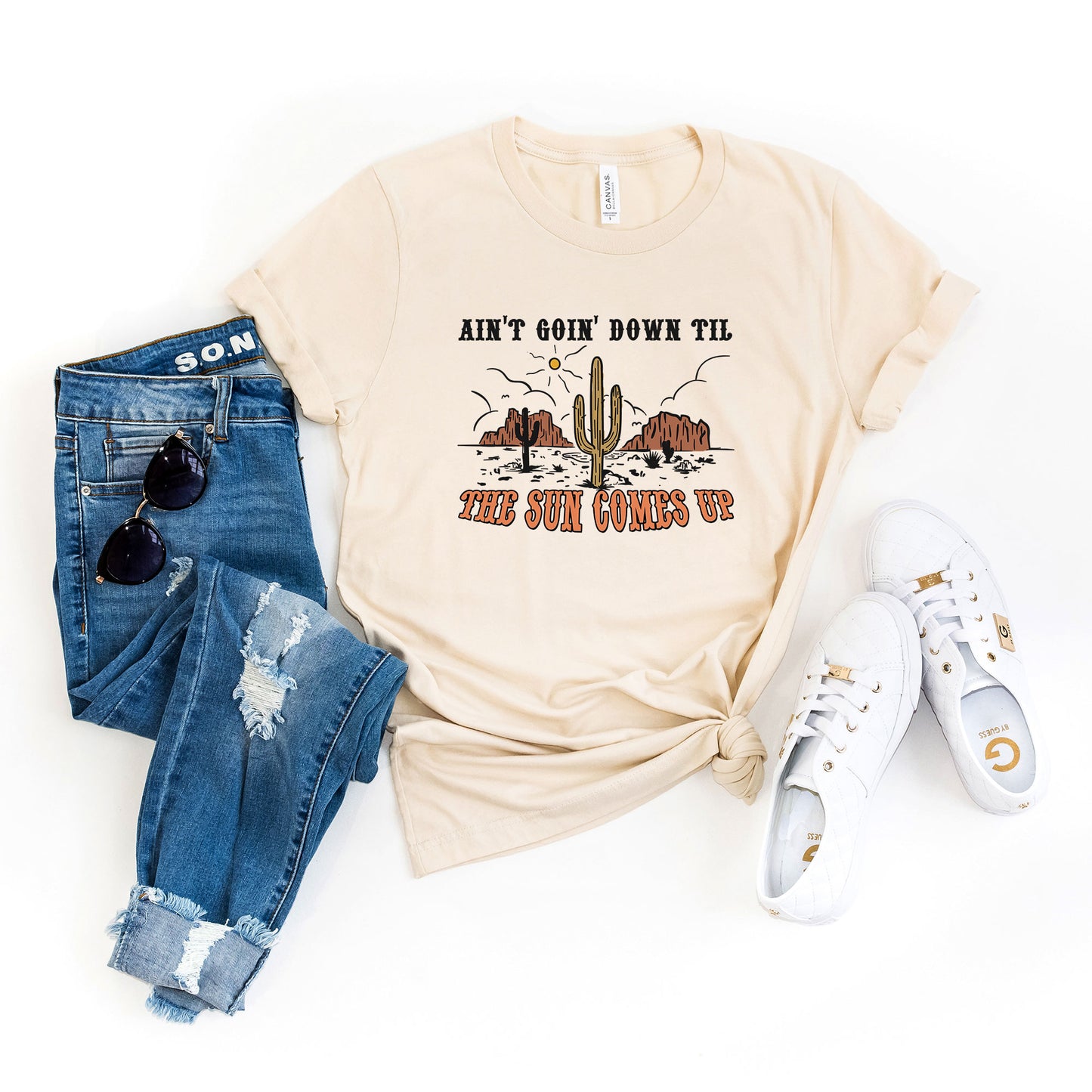 Retro Ain't Goin' Down | Short Sleeve Graphic Tee
