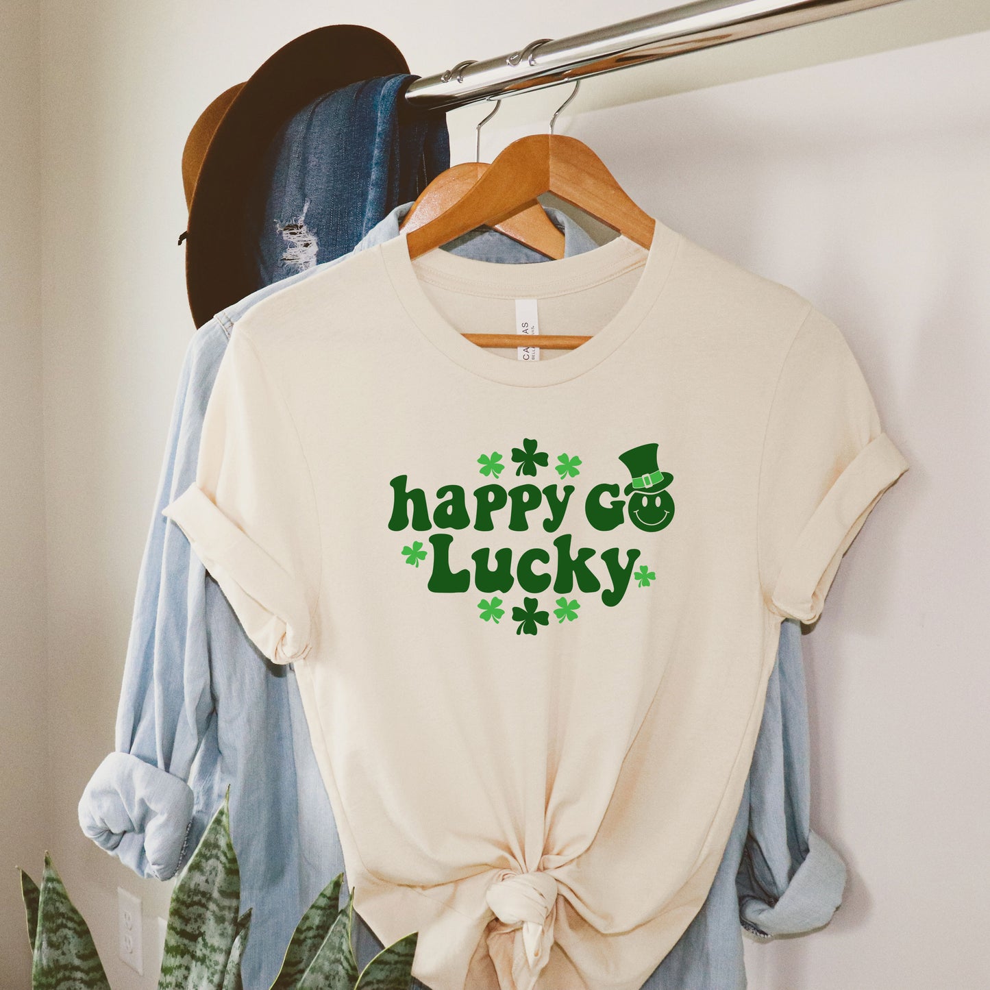Happy Go Lucky Smiley Face With Hat | Short Sleeve Graphic Tee