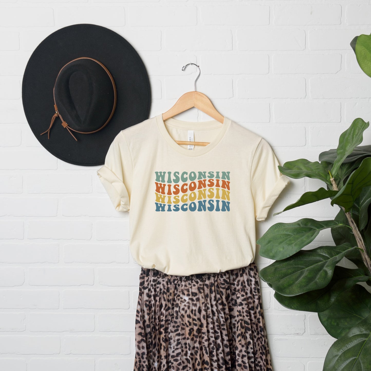 Wisconsin Retro Wavy | Short Sleeve Graphic Tee