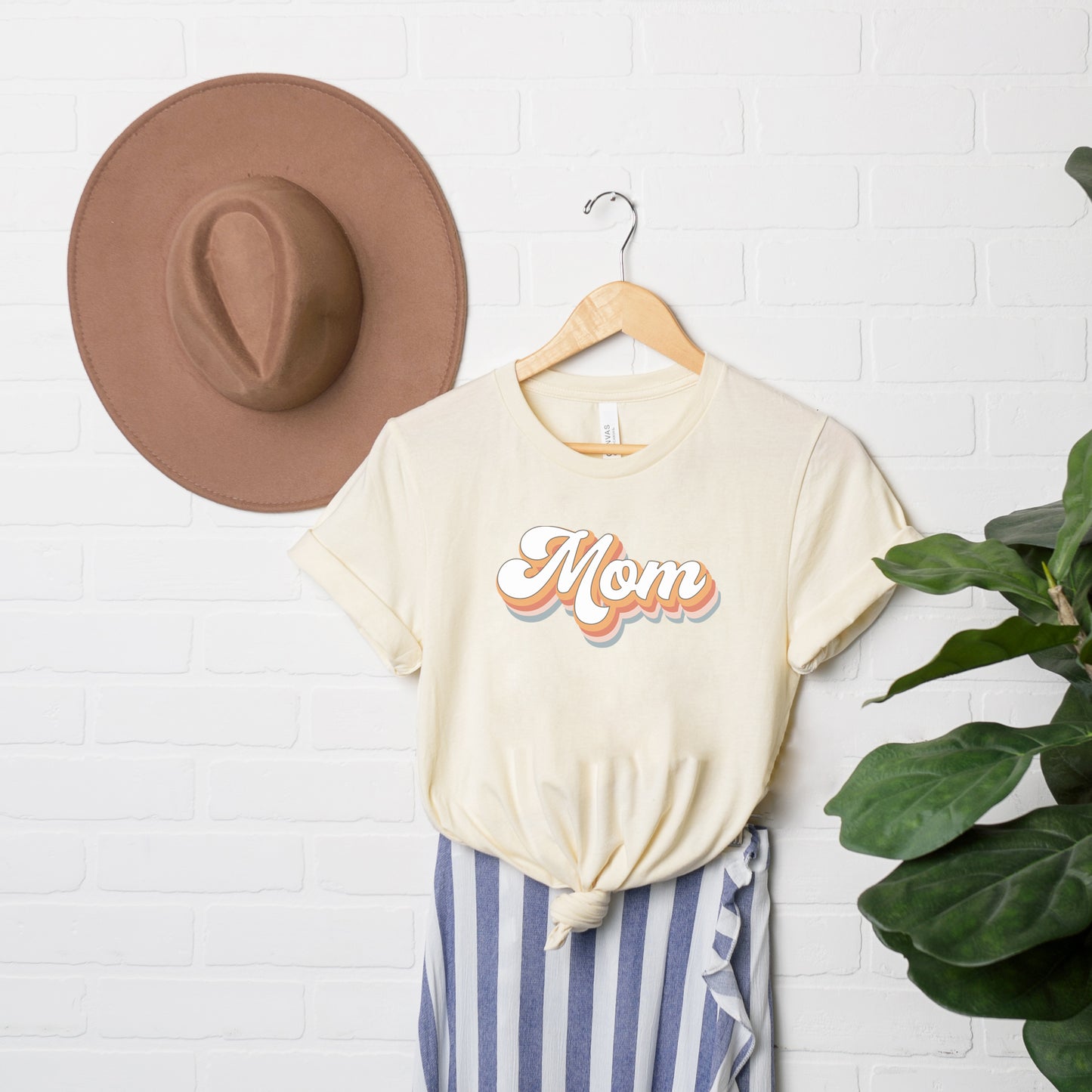 Mom Retro | Short Sleeve Graphic Tee