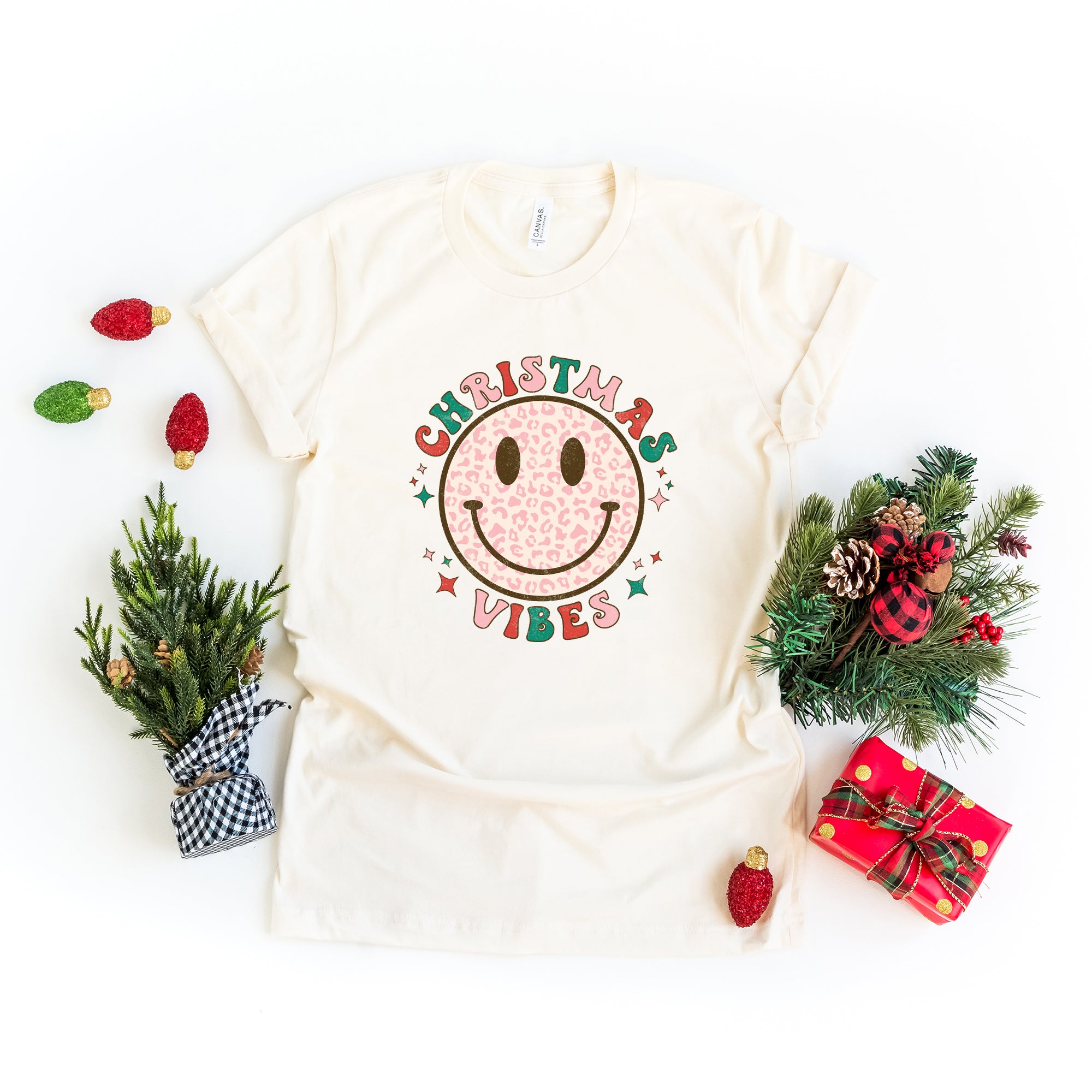Retro Smiley Face Christmas Vibes | Short Sleeve Crew Neck