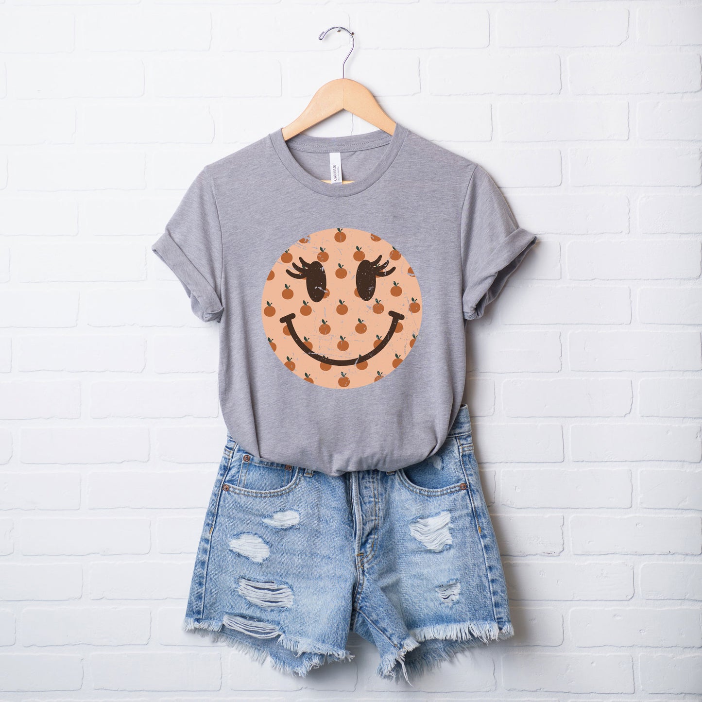 Smiley Face Peaches | Short Sleeve Graphic Tee