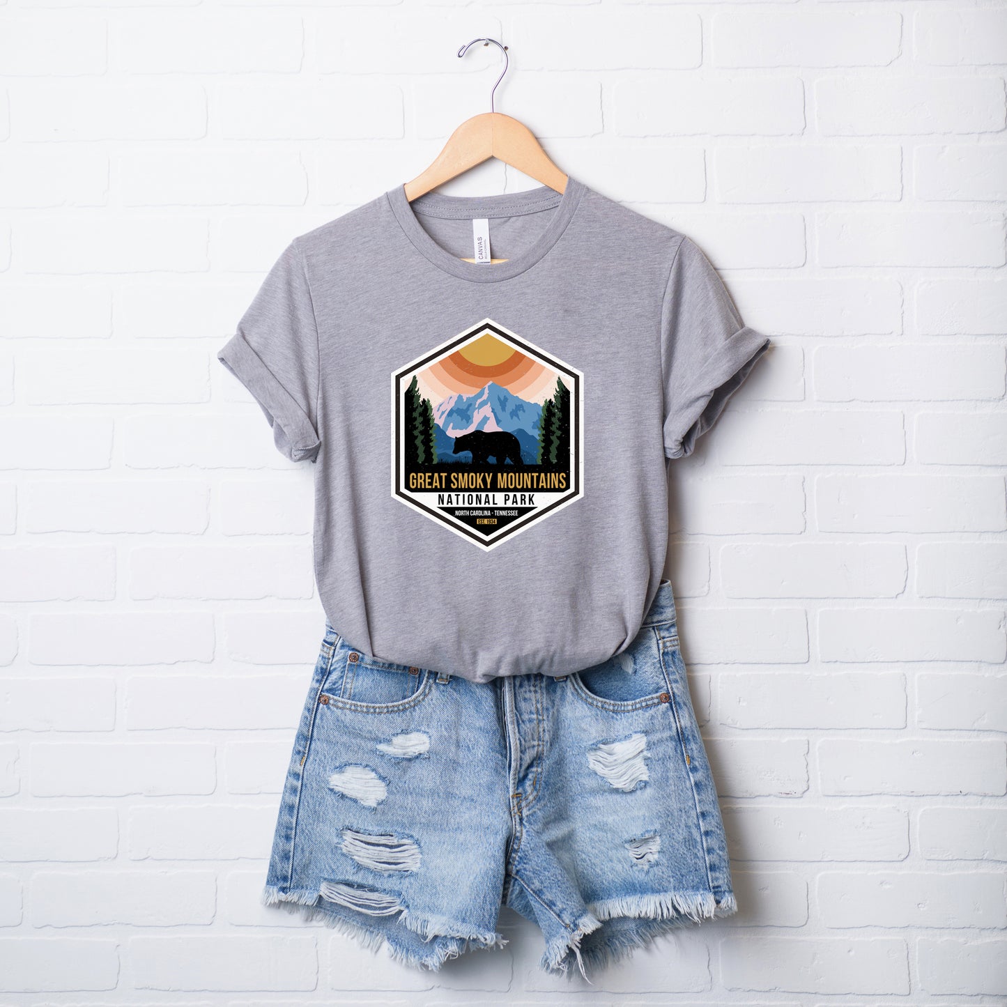 Great Smoky Mountains National Park Badge | Short Sleeve Graphic Tee