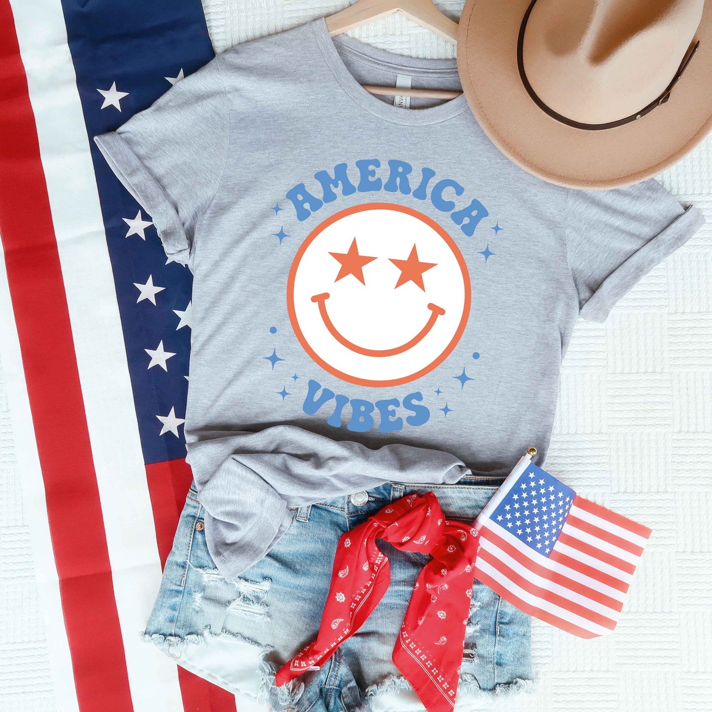 America Vibes Smiley Face | Short Sleeve Graphic Tee