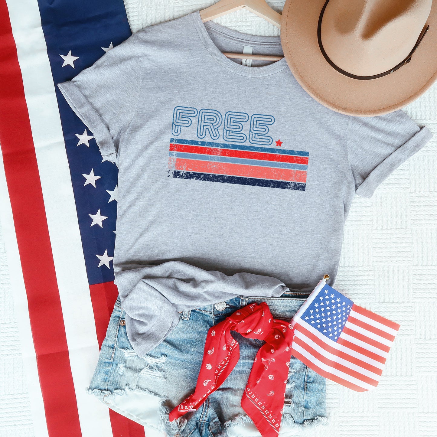 Free Stripes Retro | Short Sleeve Graphic Tee