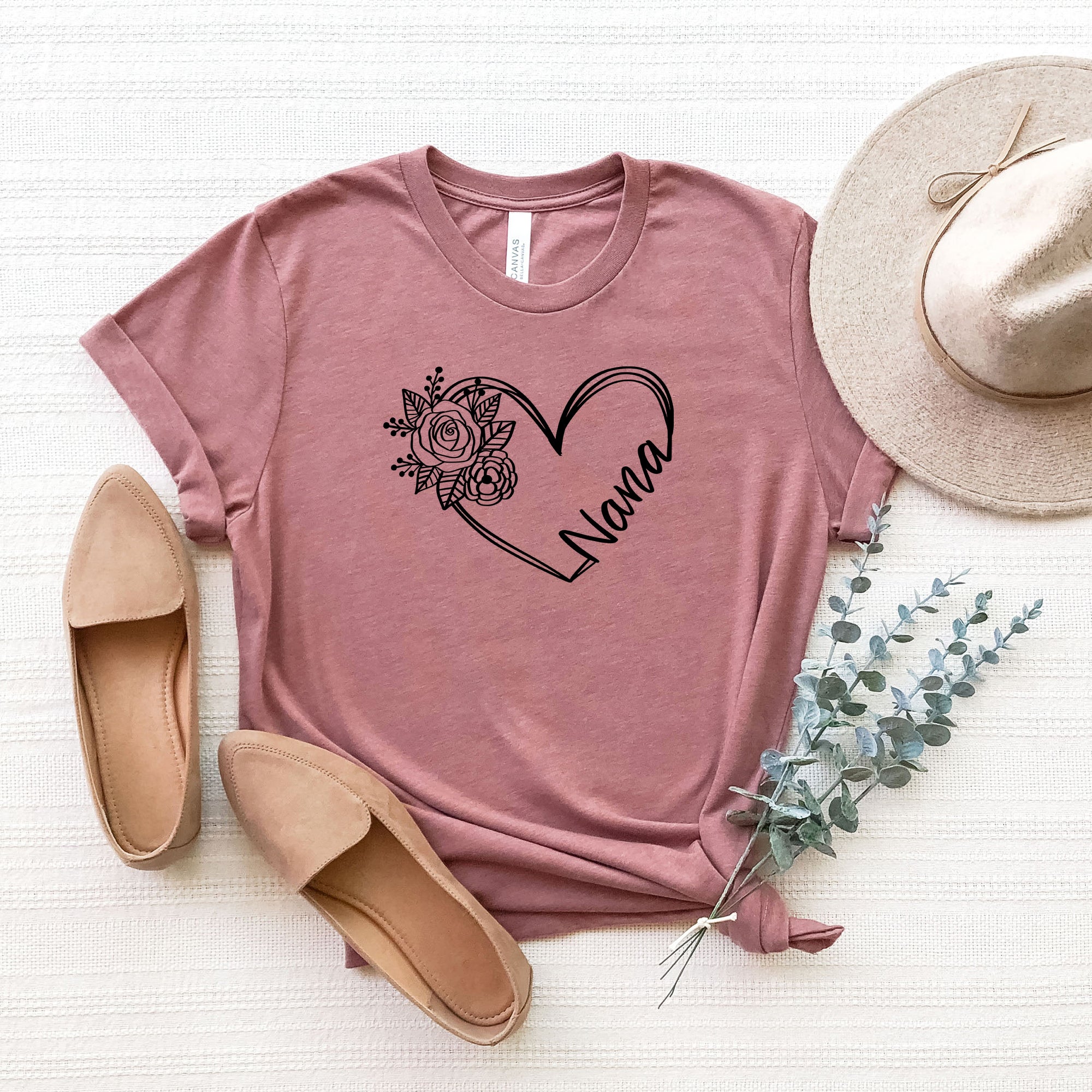 Nana Heart Outline | Short Sleeve Graphic Tee