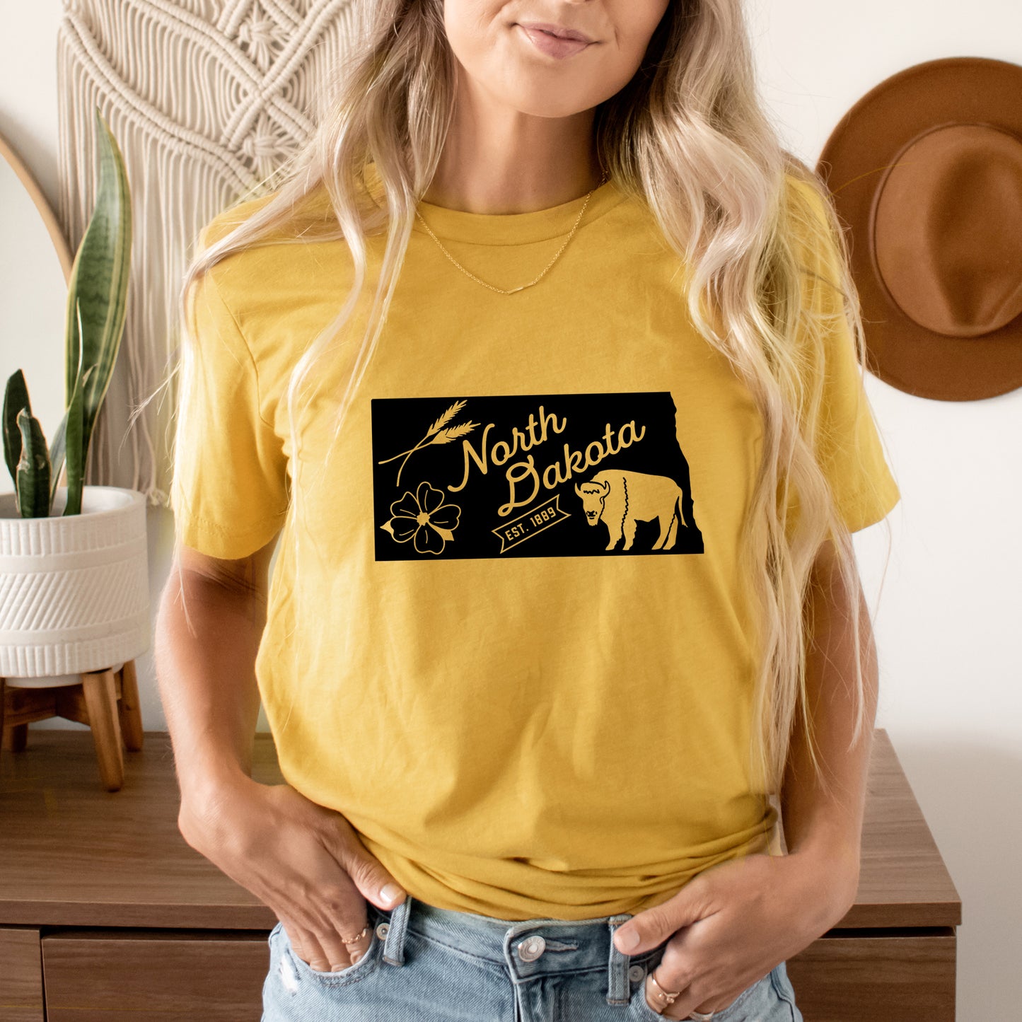 North Dakota Vintage | Short Sleeve Graphic Tee