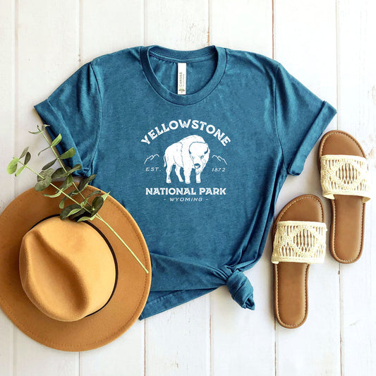 Vintage Yellowstone National Park | Short Sleeve Graphic Tee