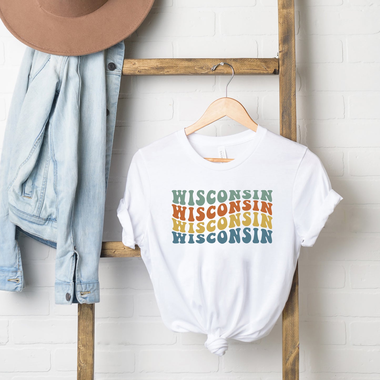Wisconsin Retro Wavy | Short Sleeve Graphic Tee