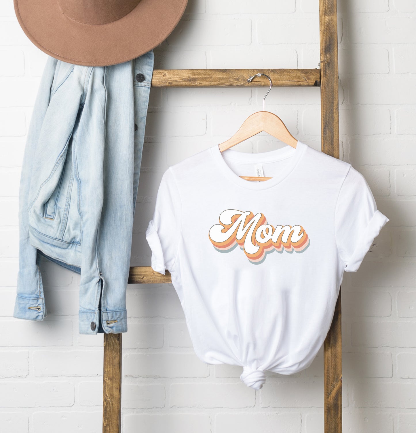 Mom Retro | Short Sleeve Graphic Tee
